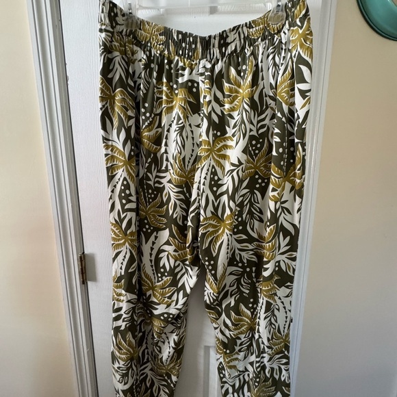 Tropical Leaf Print old navy Wide-Leg Pants - Picture 4 of 6